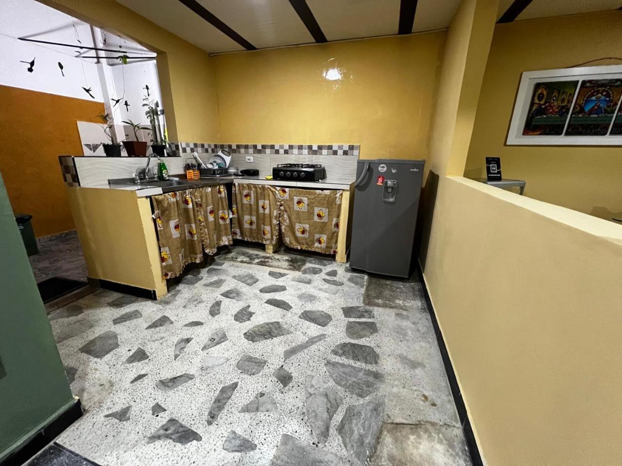 Casa Naranja 2 *